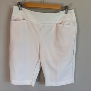 Stylish Women's White Bermuda Golf‎ Shorts